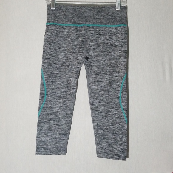 NWT Capri Athletic Leggings B11 - Picture 4 of 5
